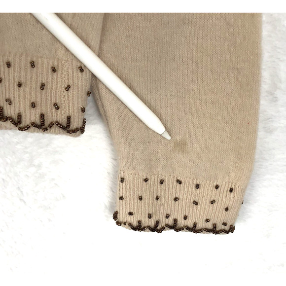 VTG 60s Wool Beaded Cardigan Sweater Women's Sz M Beige Pearl Buttons L/S - Picture 12 of 13